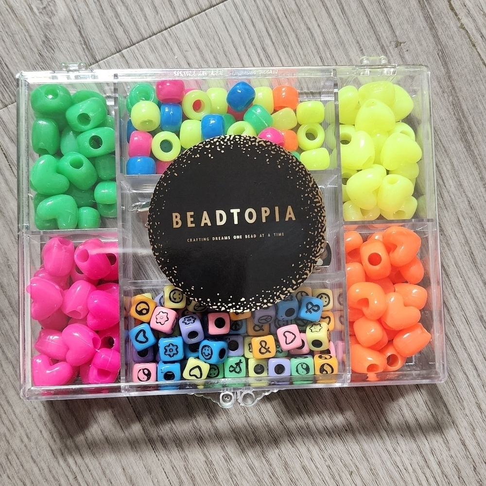 Beadtopia NEON Mutlicolor Heart Shaped Beads Set Letters Hair Clips NWT - Picture 1 of 10